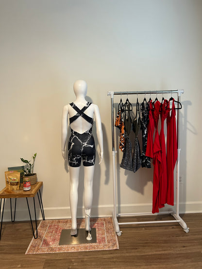 Black|White Print Crisscross Shorts Set